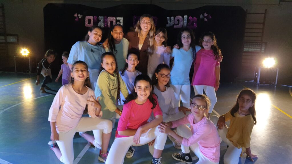 תמונה של קבוצת רקדניות היפהופ